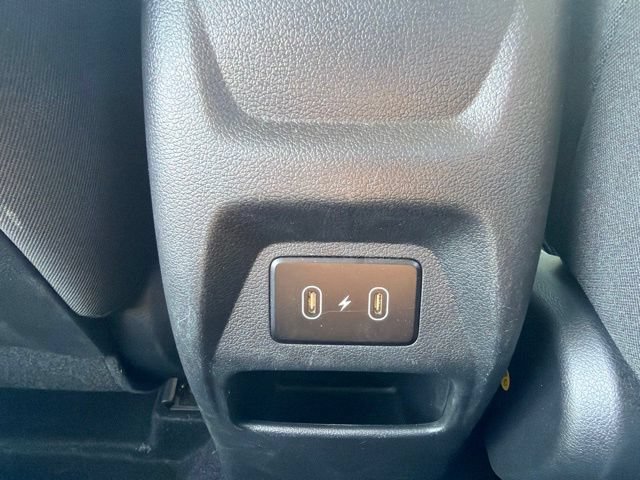 Used 2025 Hyundai Venue FWD image 14