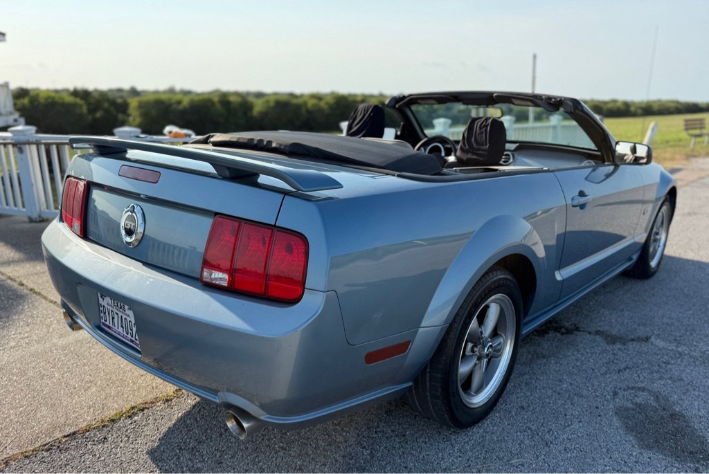 Used 2006 Ford Mustang GT RWD image 5