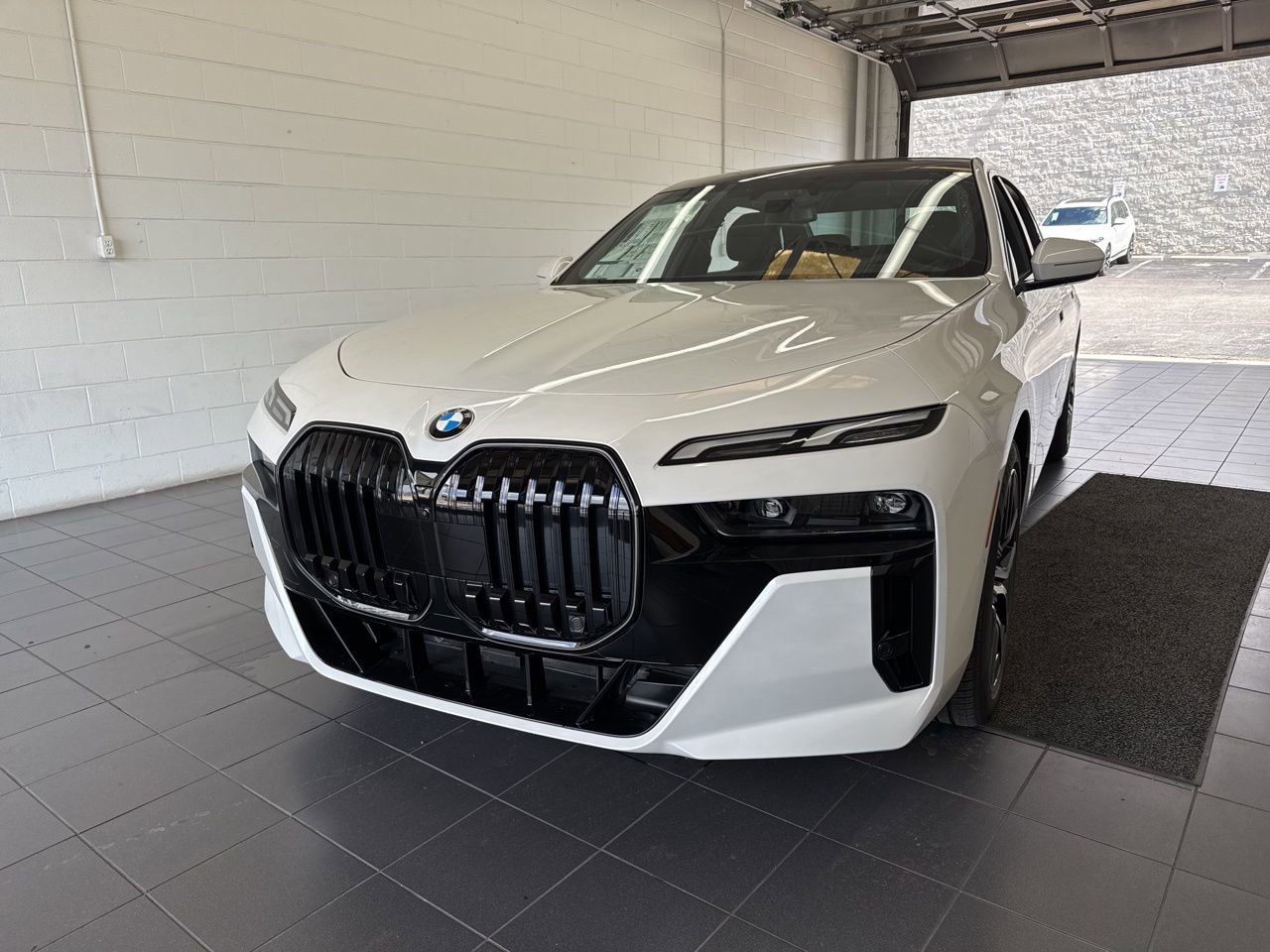 New 2026 BMW 740i xDrive image 3