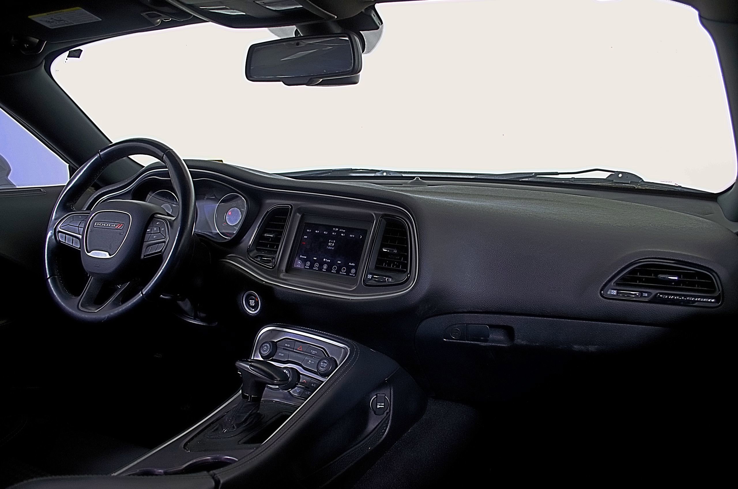 Used 2019 Dodge Challenger SXT image 14