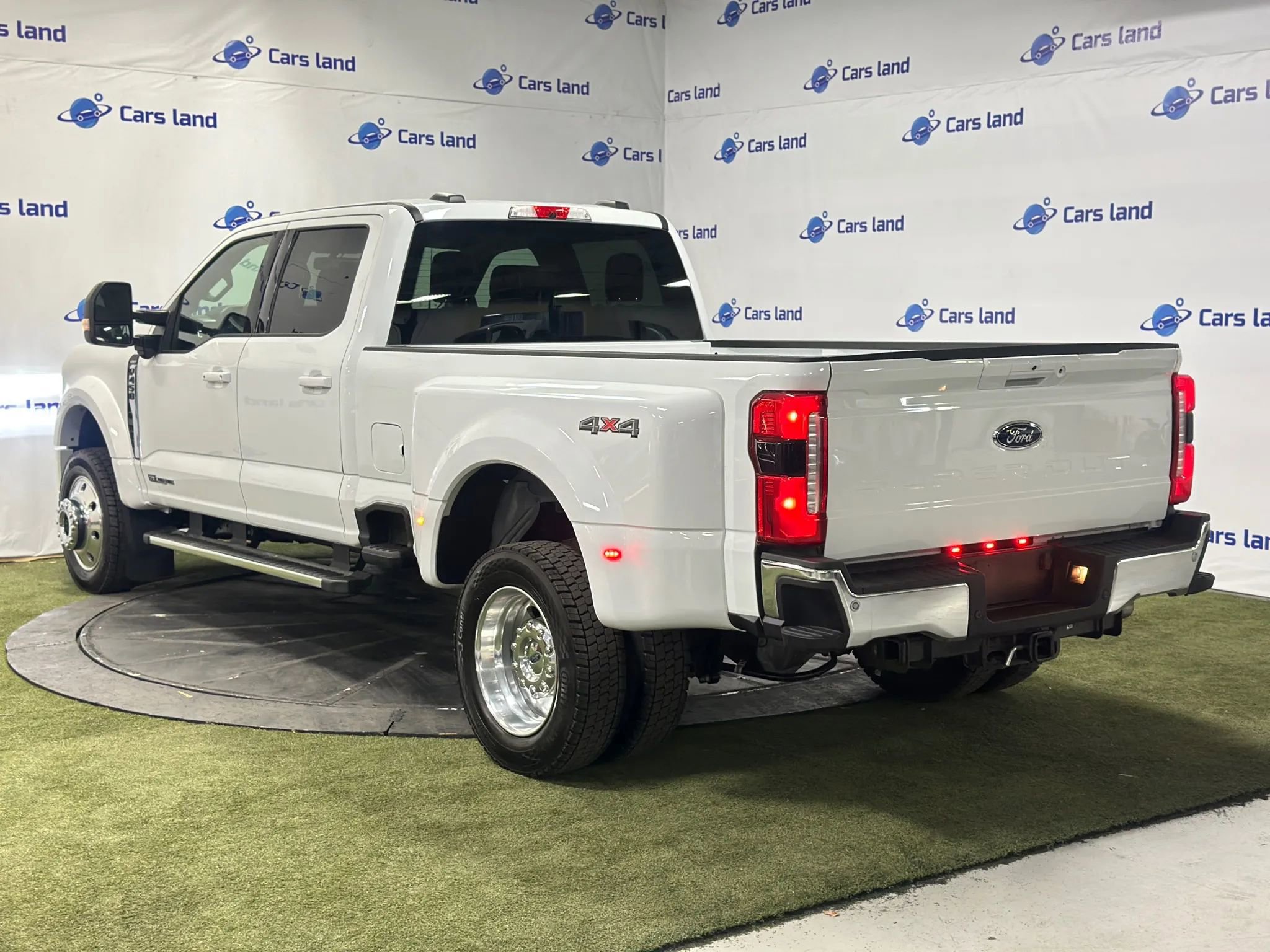 Used 2025 Ford F450 Lariat image 4