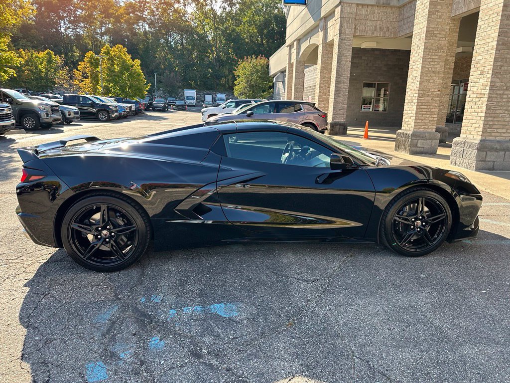 Used 2024 Chevrolet Corvette Stingray Convertible w/ Z51 Performance Package RWD image 28