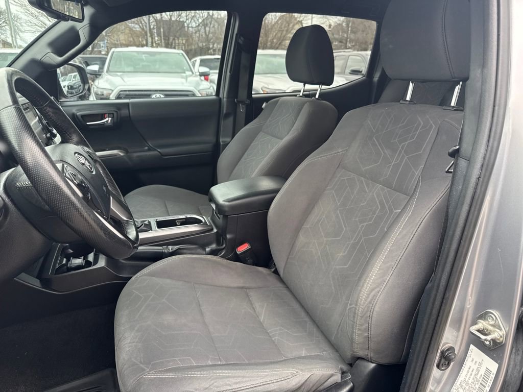 Used 2016 Toyota Tacoma TRD Off-Road w/ Towing Package image 15