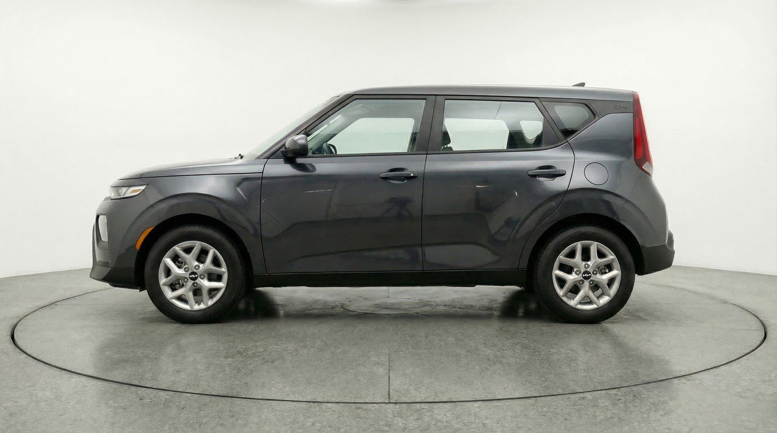 Used 2025 Kia Soul LX w/ LX Technology Package FWD image 5