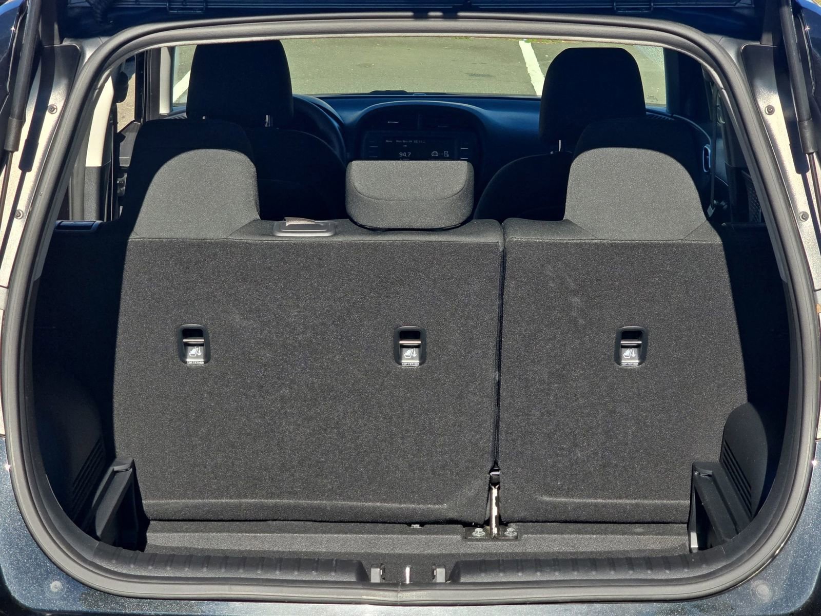 Used 2023 Kia Soul LX image 16