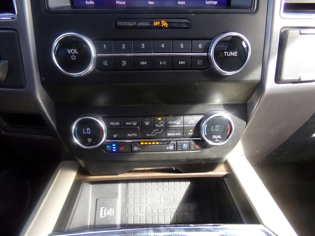 Used 2021 Ford Expedition Platinum image 21