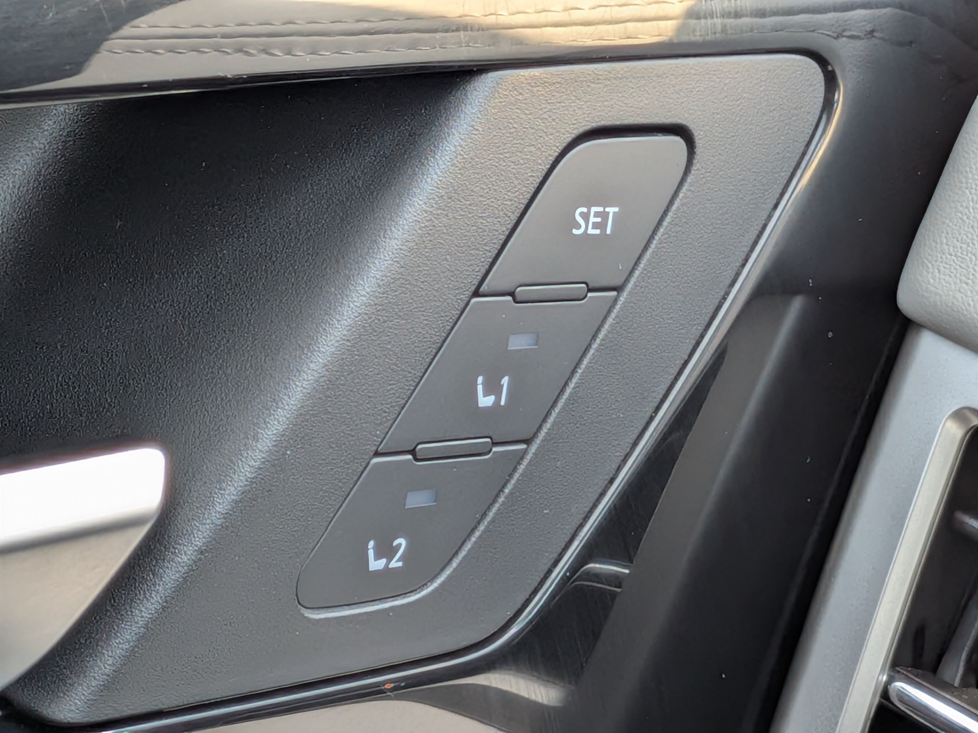 Used 2024 Mitsubishi Outlander SEL FWD image 23