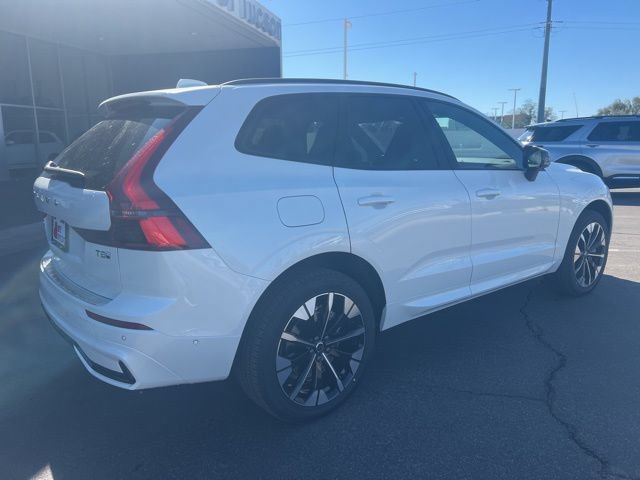 New 2026 Volvo XC60 T8 Plus w/ Climate Package PRO AWD/4WD image 4