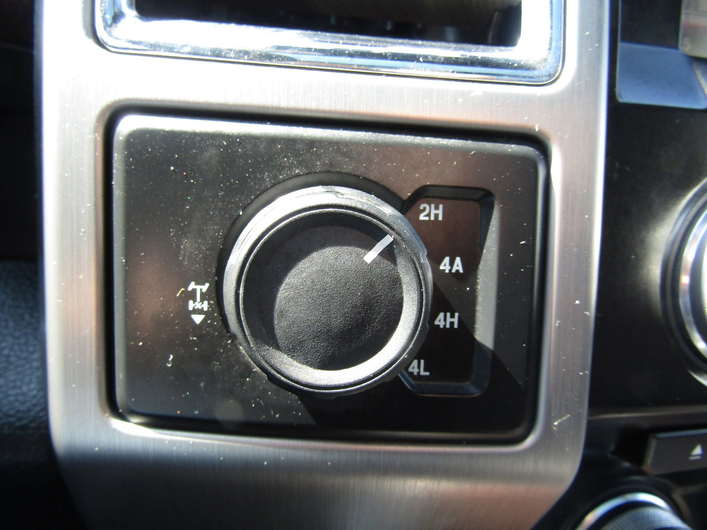 Used 2015 Ford F150 Platinum w/ Technology Package image 28