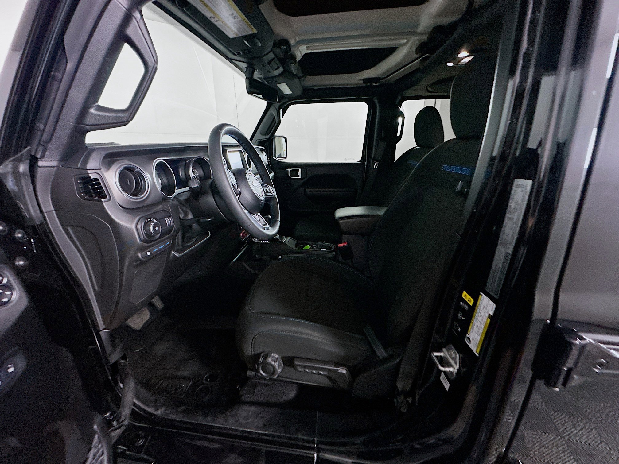 Used 2023 Jeep Wrangler Unlimited Rubicon 4xe image 13