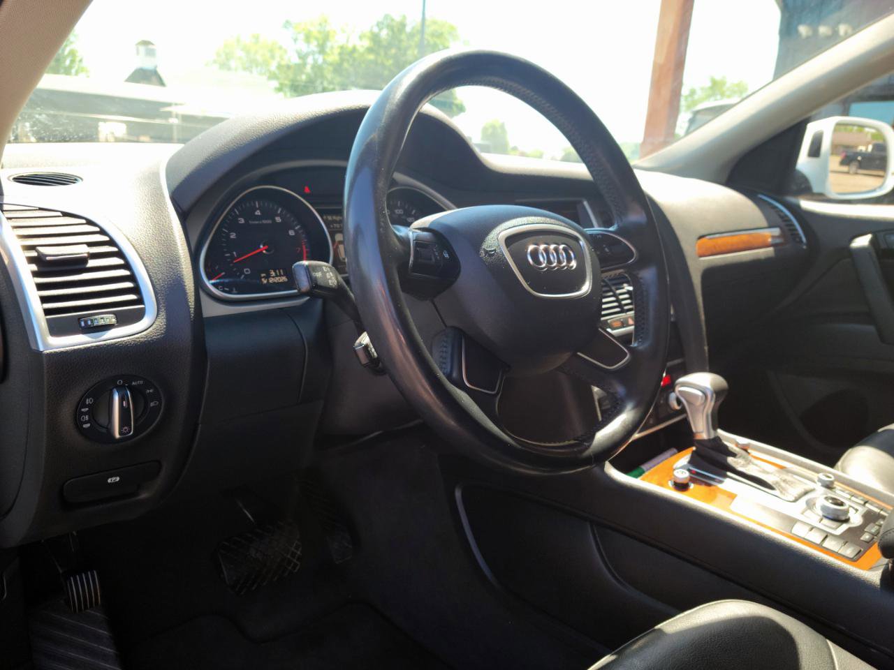 Used 2015 Audi Q7 3.0T Premium w/ Technology Package AWD/4WD image 9