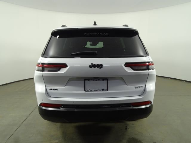 Used 2024 Jeep Grand Cherokee L Laredo image 4