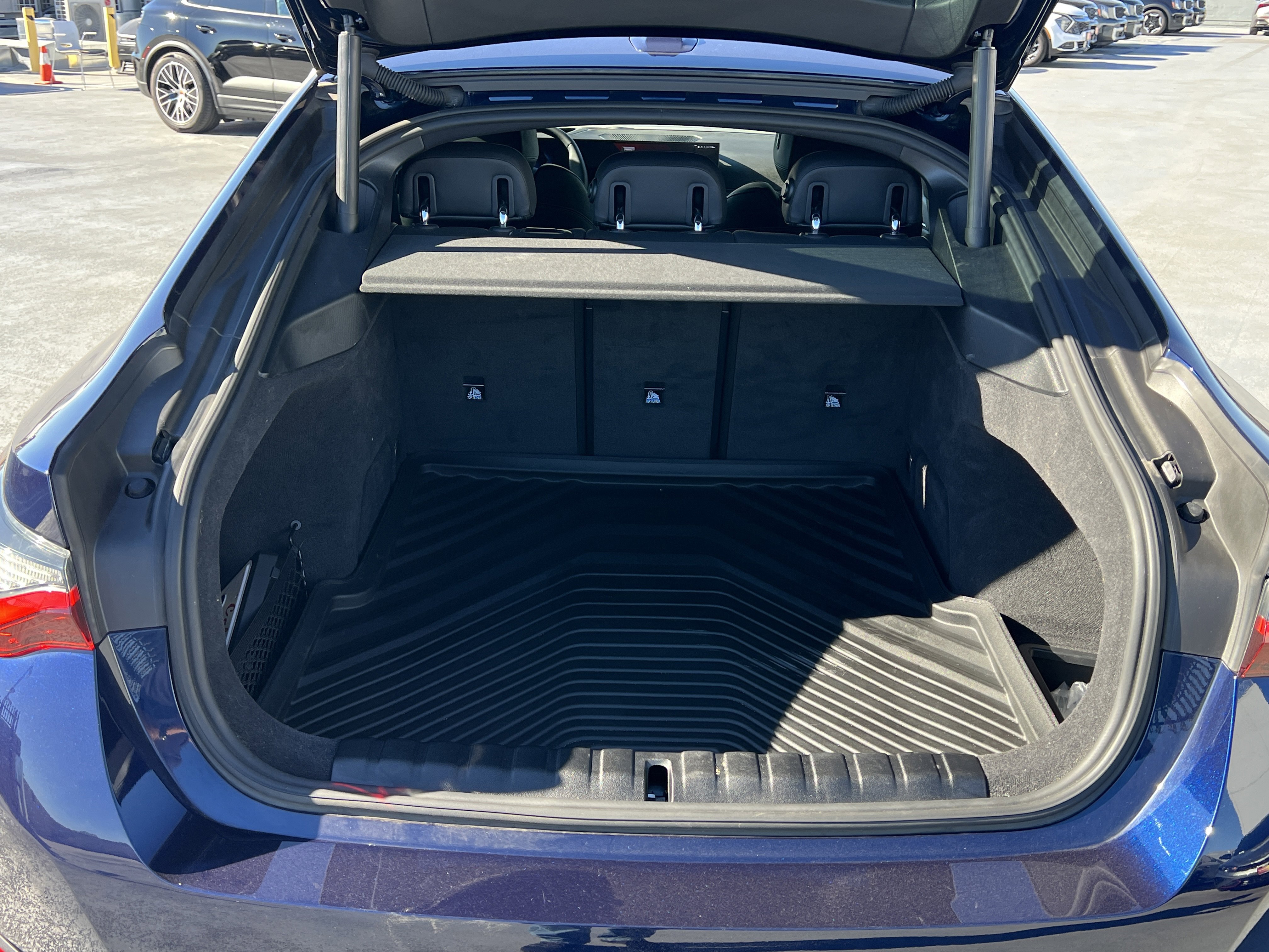 Used 2025 BMW i4 eDrive40 w/ M Sport Package image 21