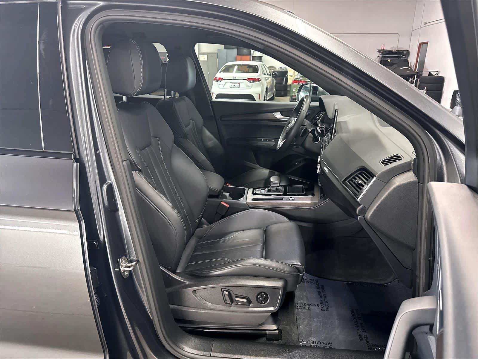 Used 2024 Audi Q5 e Premium Plus AWD/4WD image 11