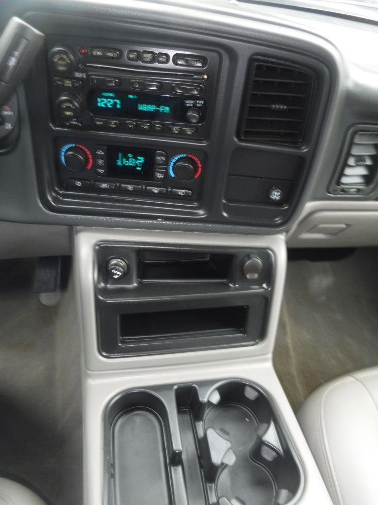 Used 2006 Chevrolet Avalanche Z66 w/ Sun And Sound Package RWD image 11