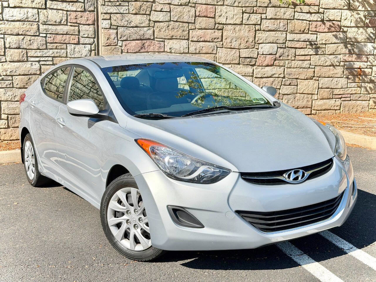 Used 2012 Hyundai Elantra GLS image 3