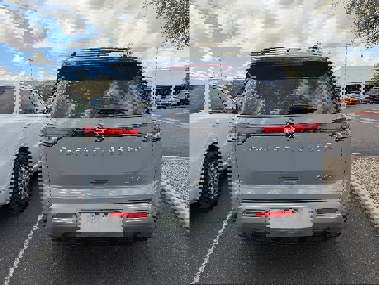 Certified 2022 Nissan Pathfinder SL image 6