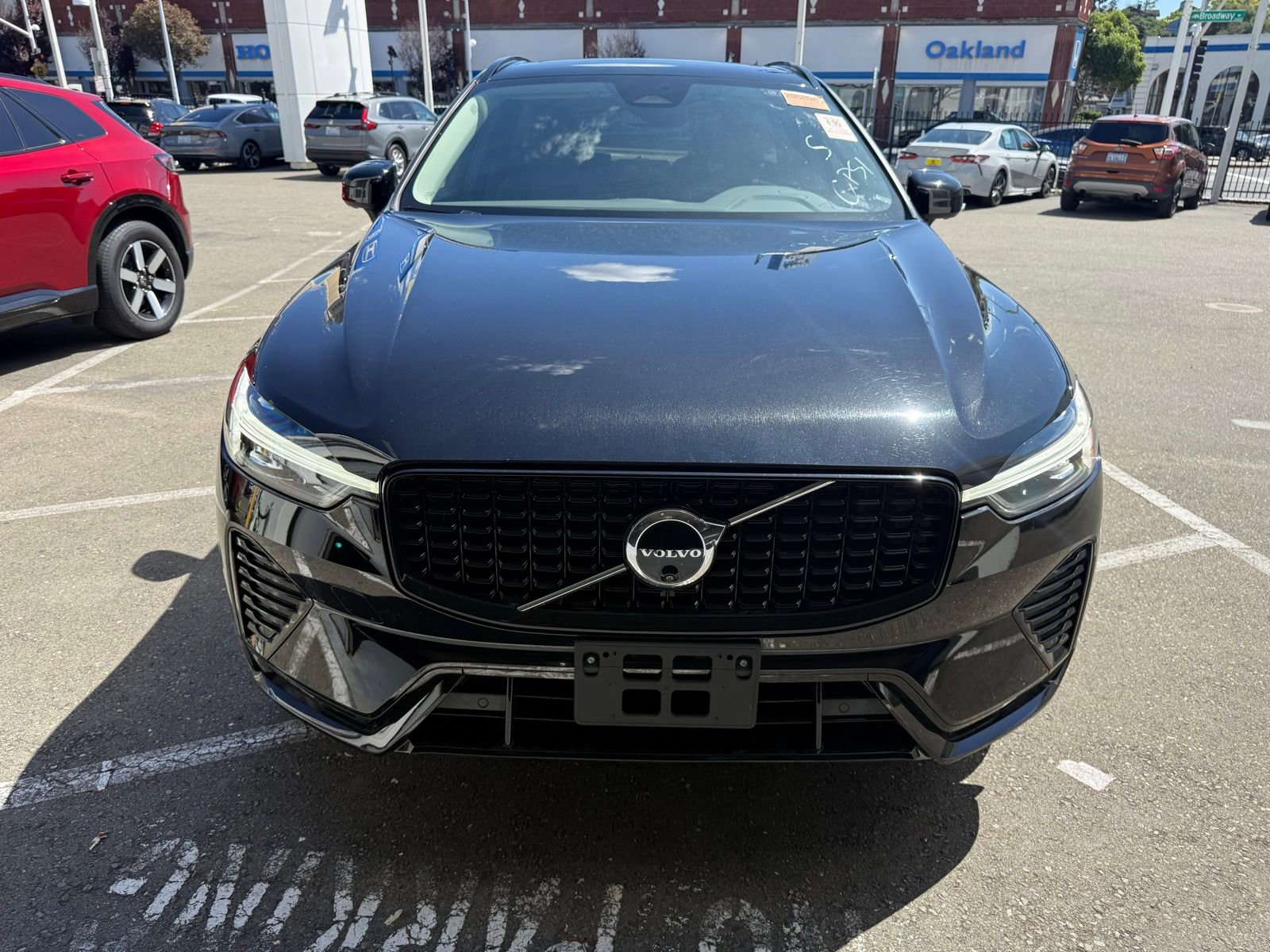 Used 2025 Volvo XC60 B5 Plus image 9