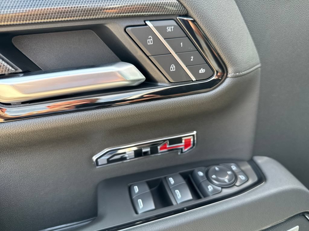 New 2026 GMC Sierra 1500 AT4 w/ AT4 Premium Package AWD/4WD image 23