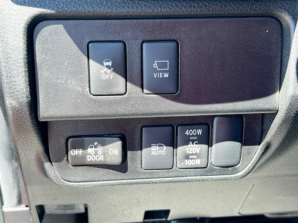Used 2023 Toyota Tacoma TRD Off-Road w/ Advanced Technology Package AWD/4WD image 10