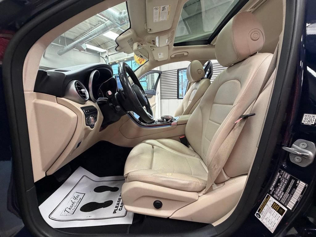 Used 2017 Mercedes-Benz GLC 300 4MATIC Coupe image 58