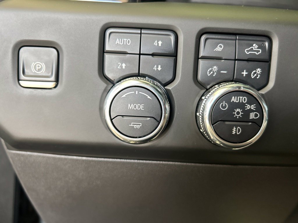 Used 2025 GMC Sierra 1500 AT4 w/ AT4 Premium Package AWD/4WD image 24