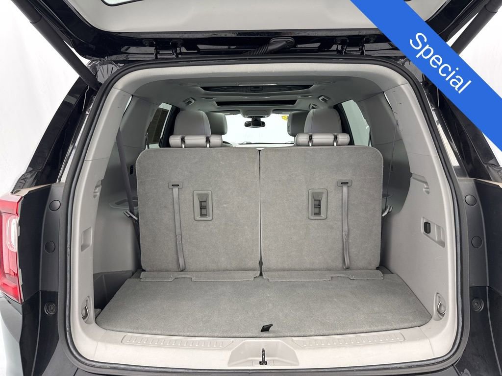 Used 2023 GMC Acadia SLT w/ Technology Package FWD image 10