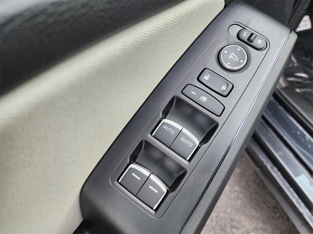 Certified 2025 Honda Civic Sport image 30