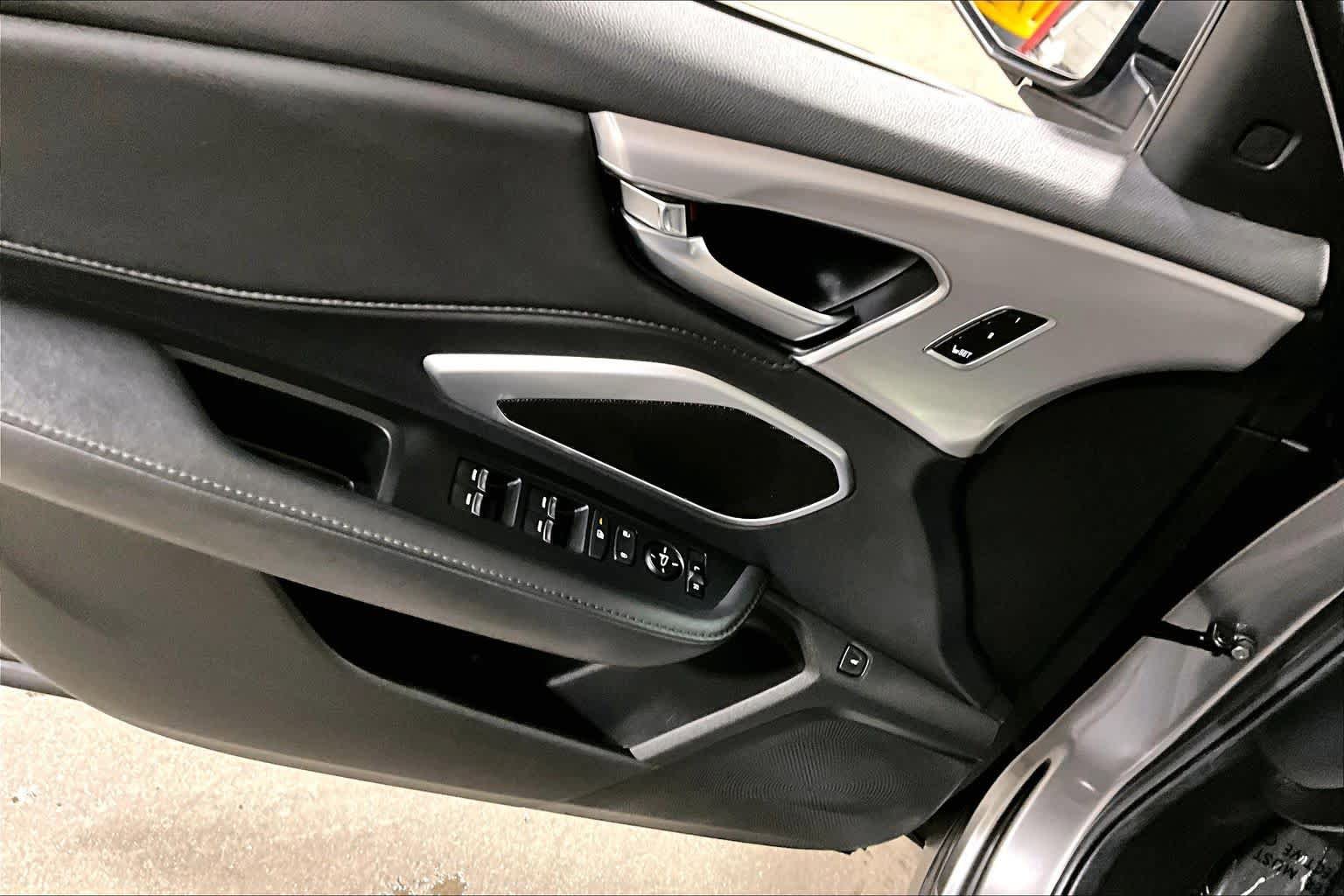 Used 2024 Acura RDX SH-AWD image 36