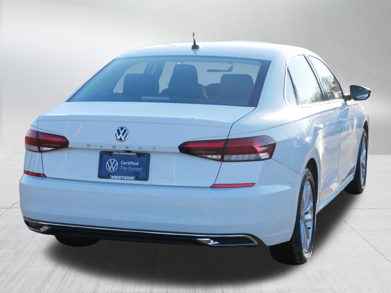 Certified 2020 Volkswagen Passat 2.0T SE w/ Sunroof Package image 6