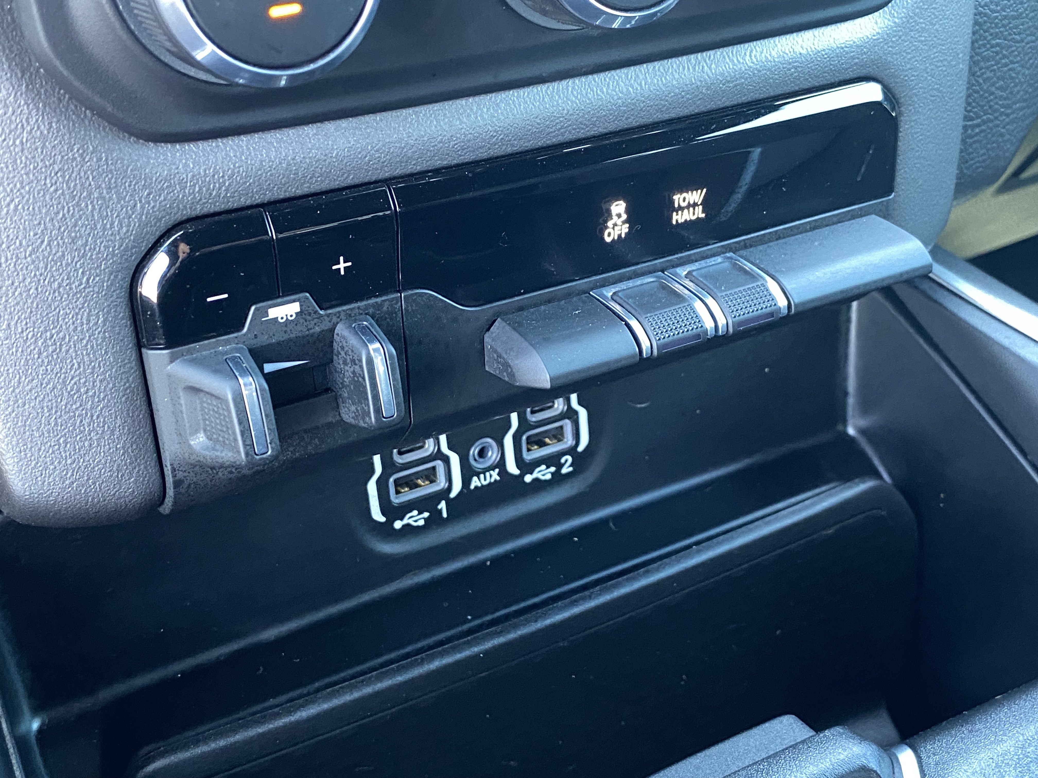Used 2023 RAM 1500 Big Horn AWD/4WD image 24
