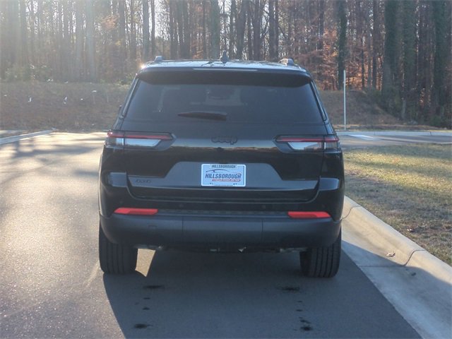 Used 2024 Jeep Grand Cherokee L Laredo image 12