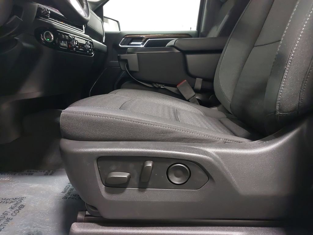 Used 2023 GMC Sierra 1500 SLE image 29