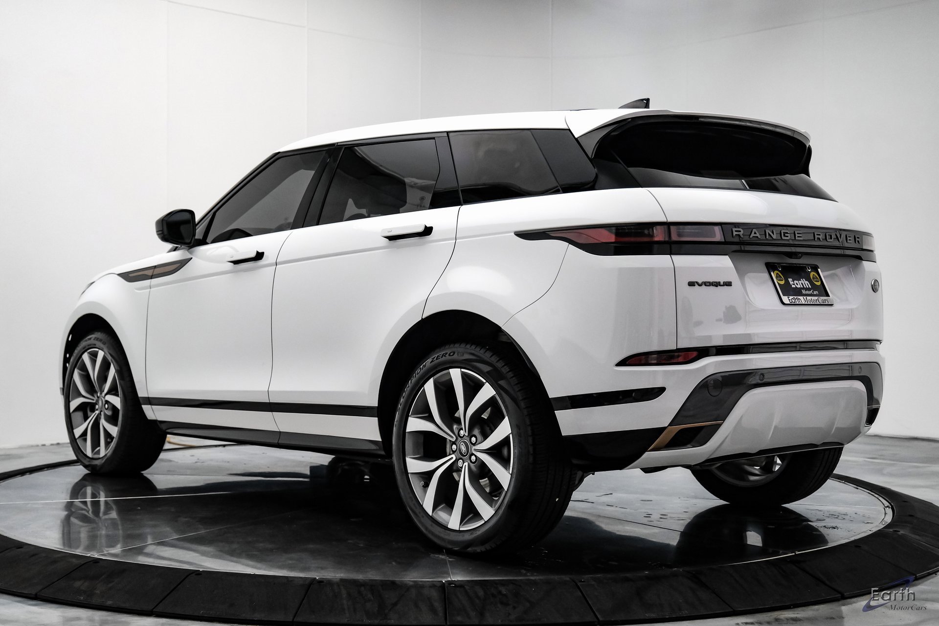 Used 2023 Land Rover Range Rover Evoque R-Dynamic S image 7