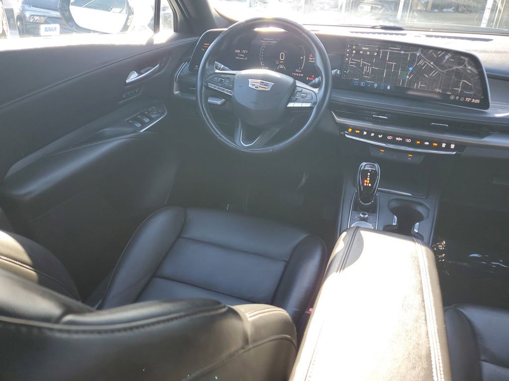 Used 2024 Cadillac XT4 Premium Luxury image 12