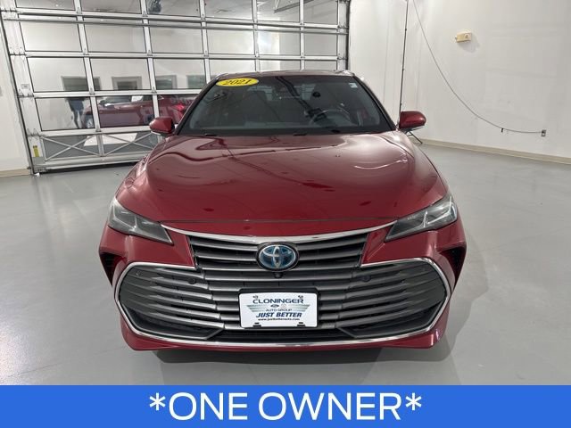 Used 2021 Toyota Avalon Limited image 3