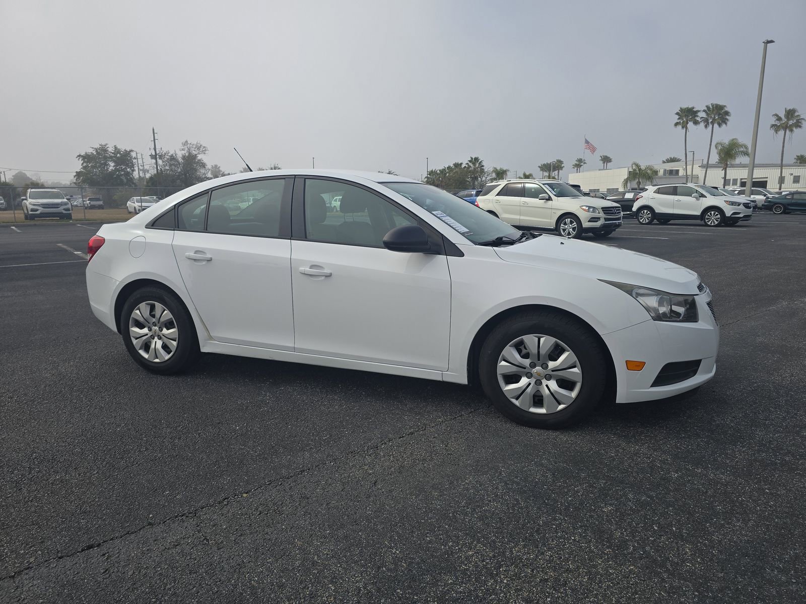 Used 2014 Chevrolet Cruze LS image 2