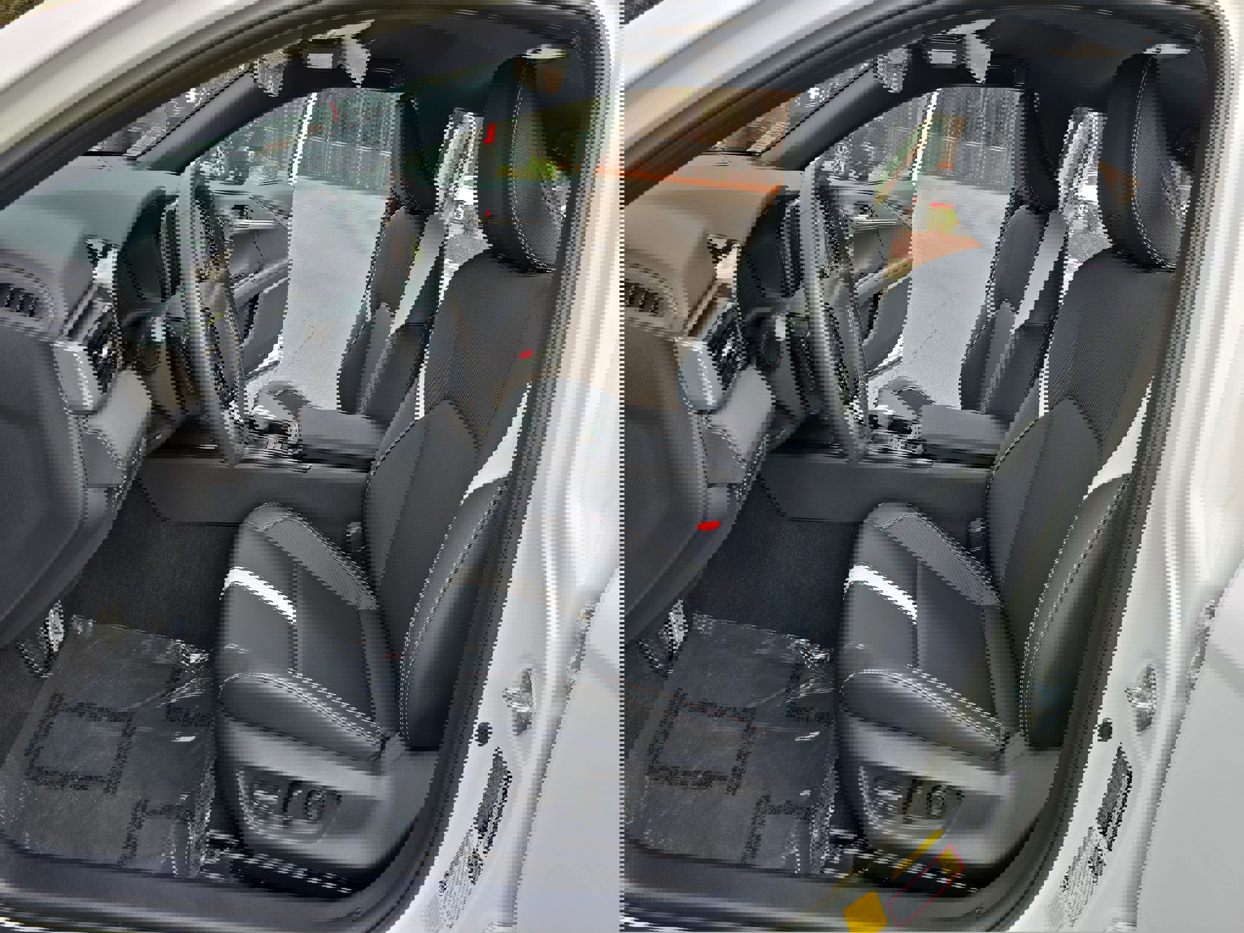 Used 2025 Toyota Camry SE image 15