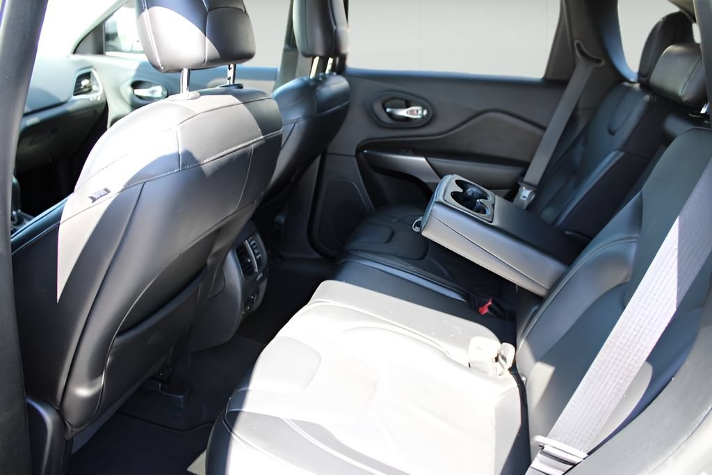 Used 2020 Jeep Cherokee Limited AWD/4WD image 21