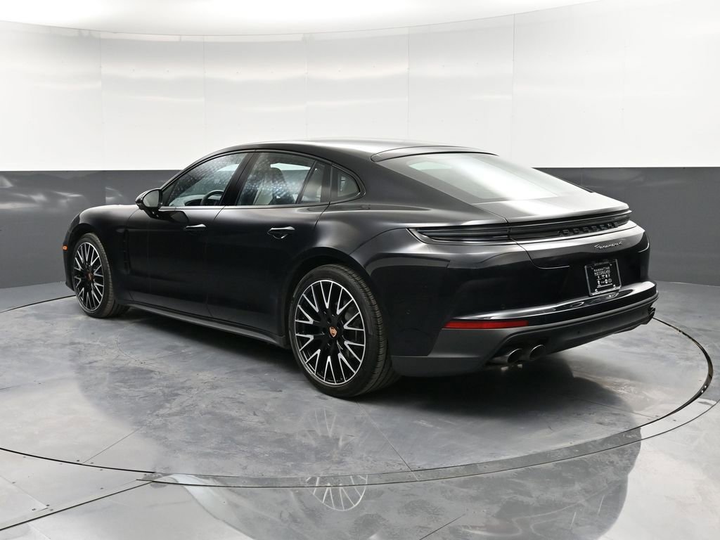 Certified 2025 Porsche Panamera 4 image 3