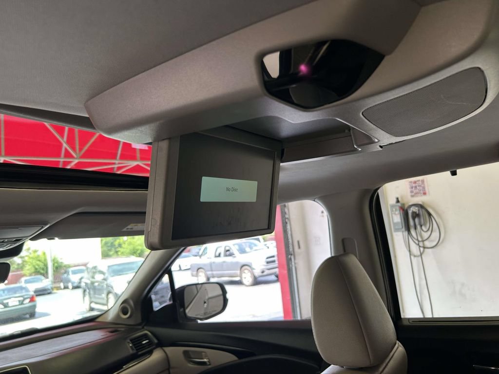 Used 2022 Honda Pilot Touring image 15