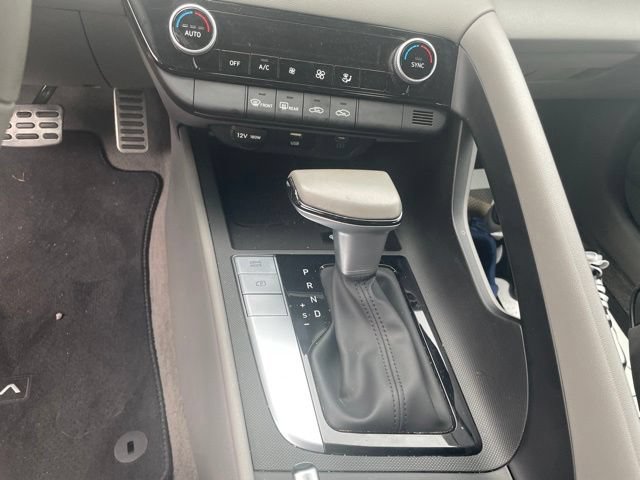 Certified 2025 Hyundai Elantra Sport FWD image 12