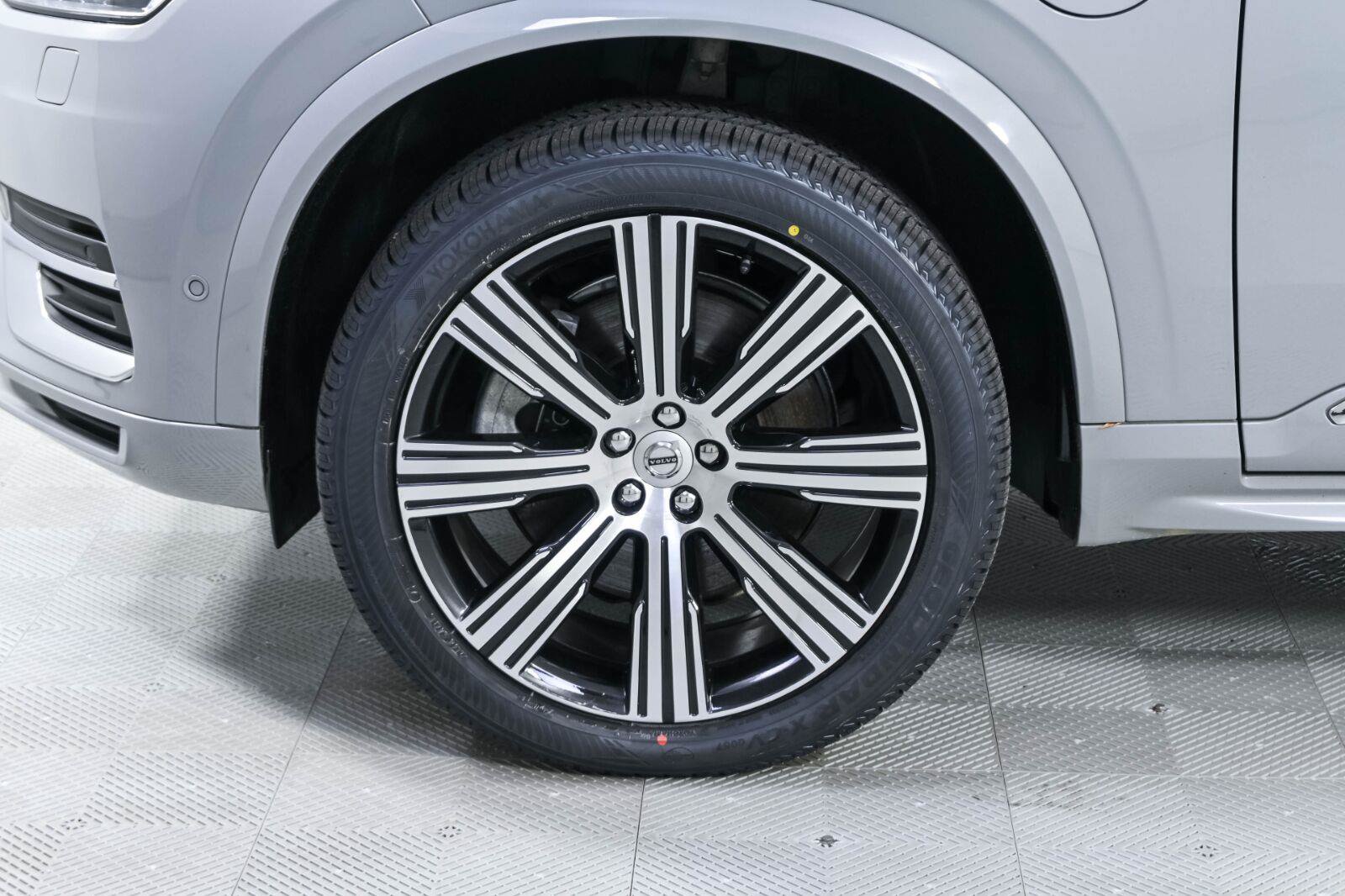 Certified 2024 Volvo XC90 T8 Plus w/ Protection Package Premier AWD/4WD image 39