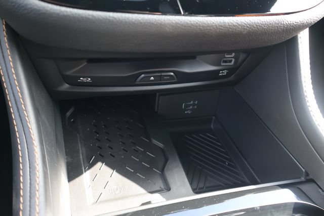 New 2027 Chrysler Pacifica Pinnacle w/ Theater Group FWD image 16