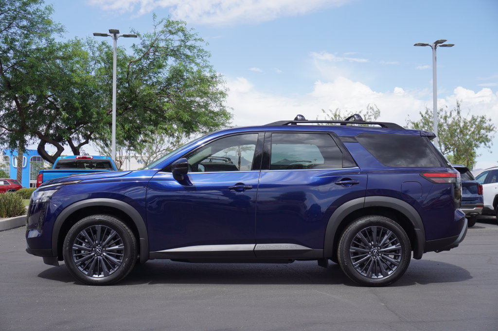 New 2026 Nissan Pathfinder SL w/ SL Premium Package AWD/4WD image 2