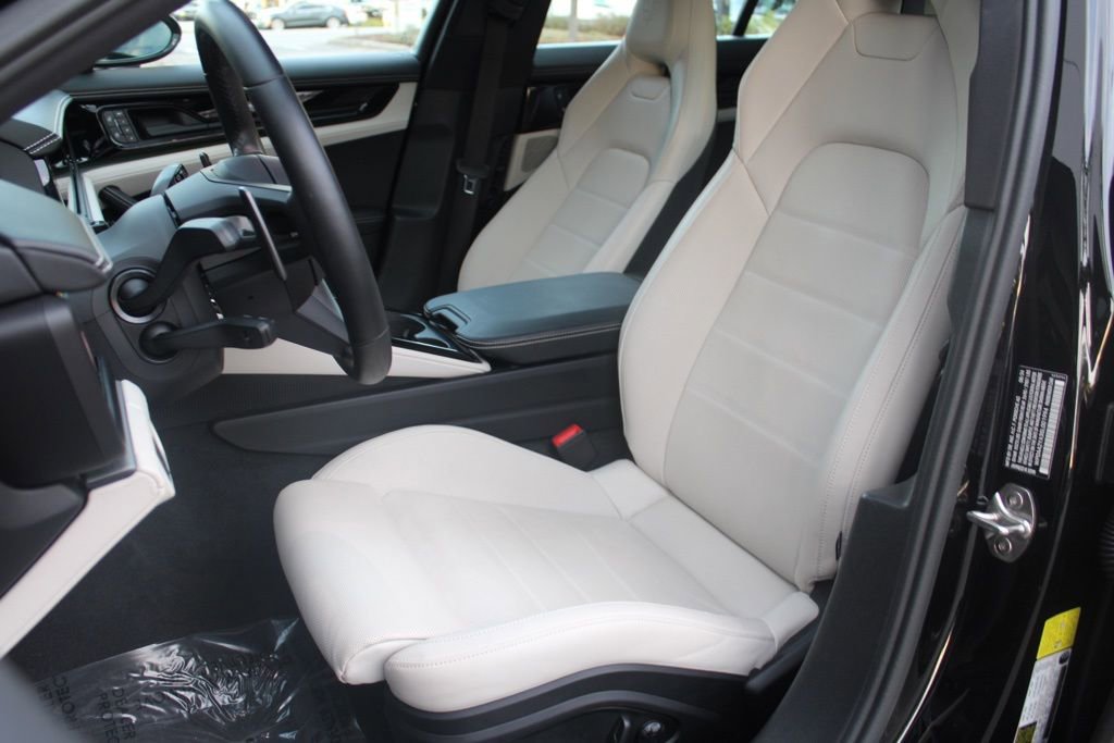 Certified 2025 Porsche Panamera image 5