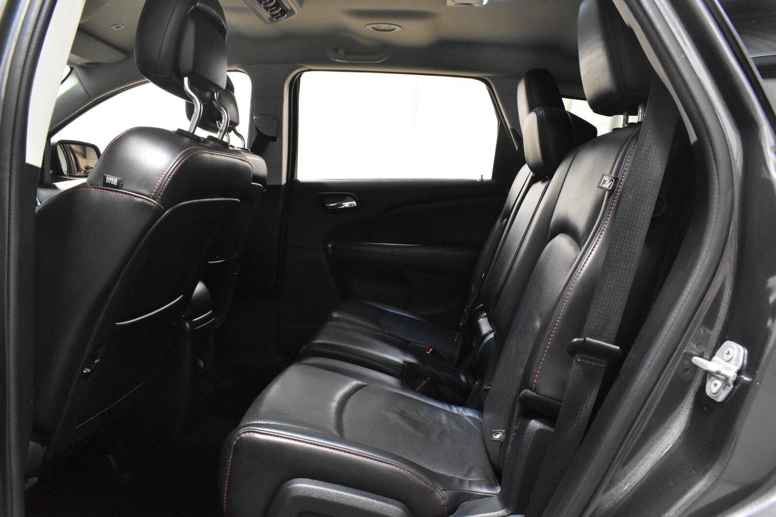 Used 2018 Dodge Journey GT w/ Driver Convenience Group FWD image 4
