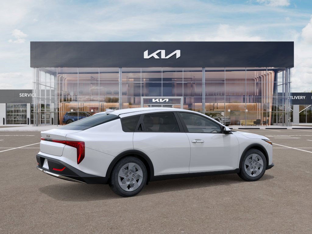 New 2025 Kia K4 LX image 8