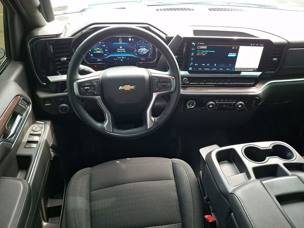 Used 2023 Chevrolet Silverado 1500 LT AWD/4WD image 2