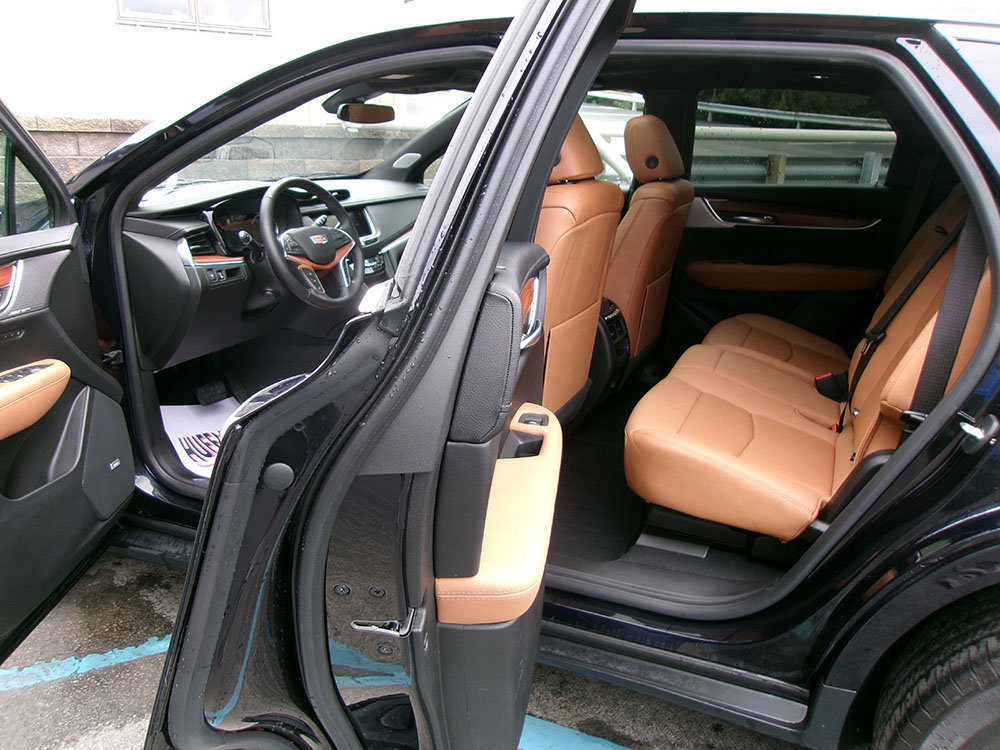 Used 2021 Cadillac XT5 Premium Luxury w/ LPO, Floor Liner Package image 15